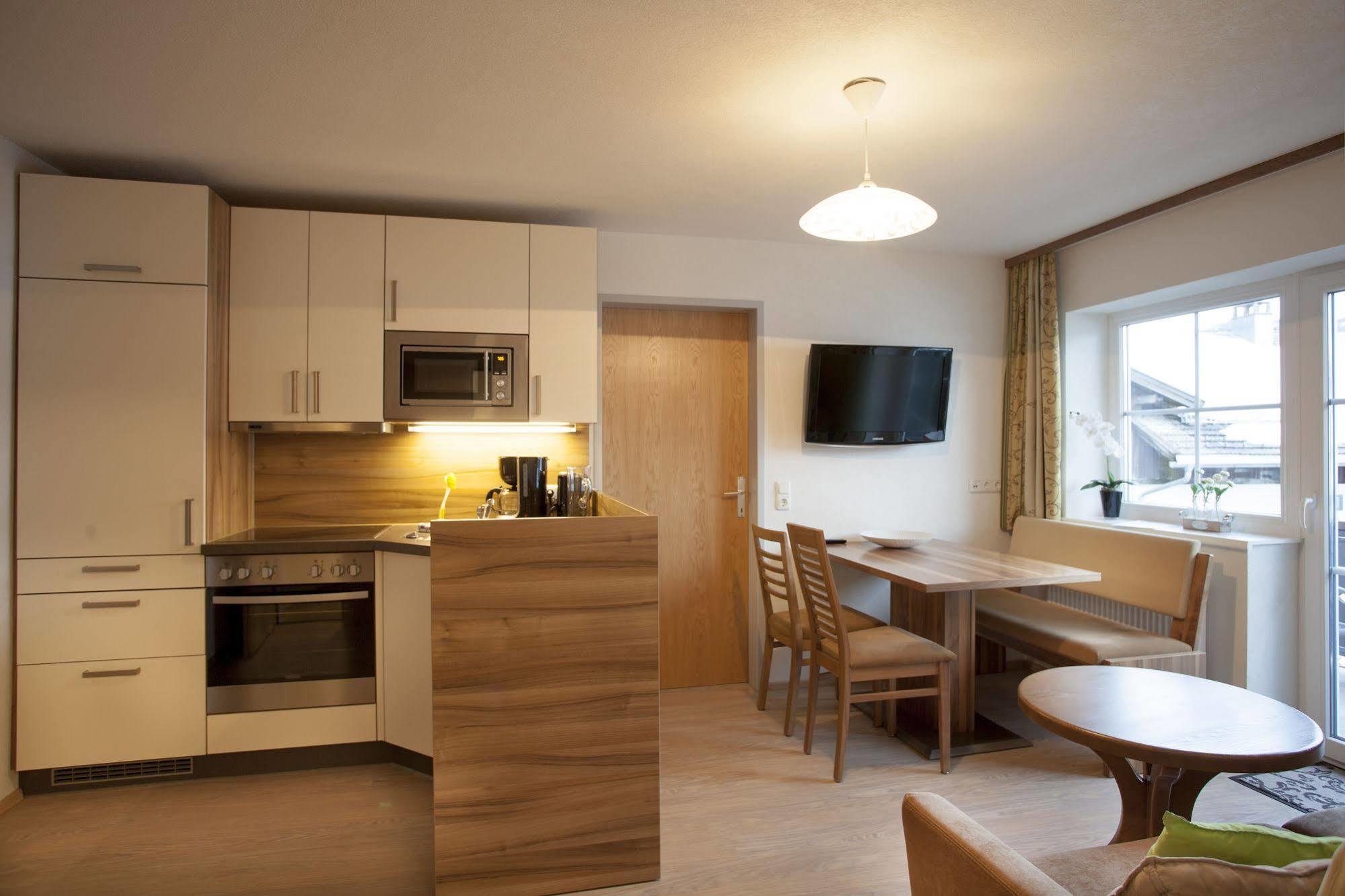 Alpenhof Waengle Aparthotel รอยท์เทอ ภายนอก รูปภาพ