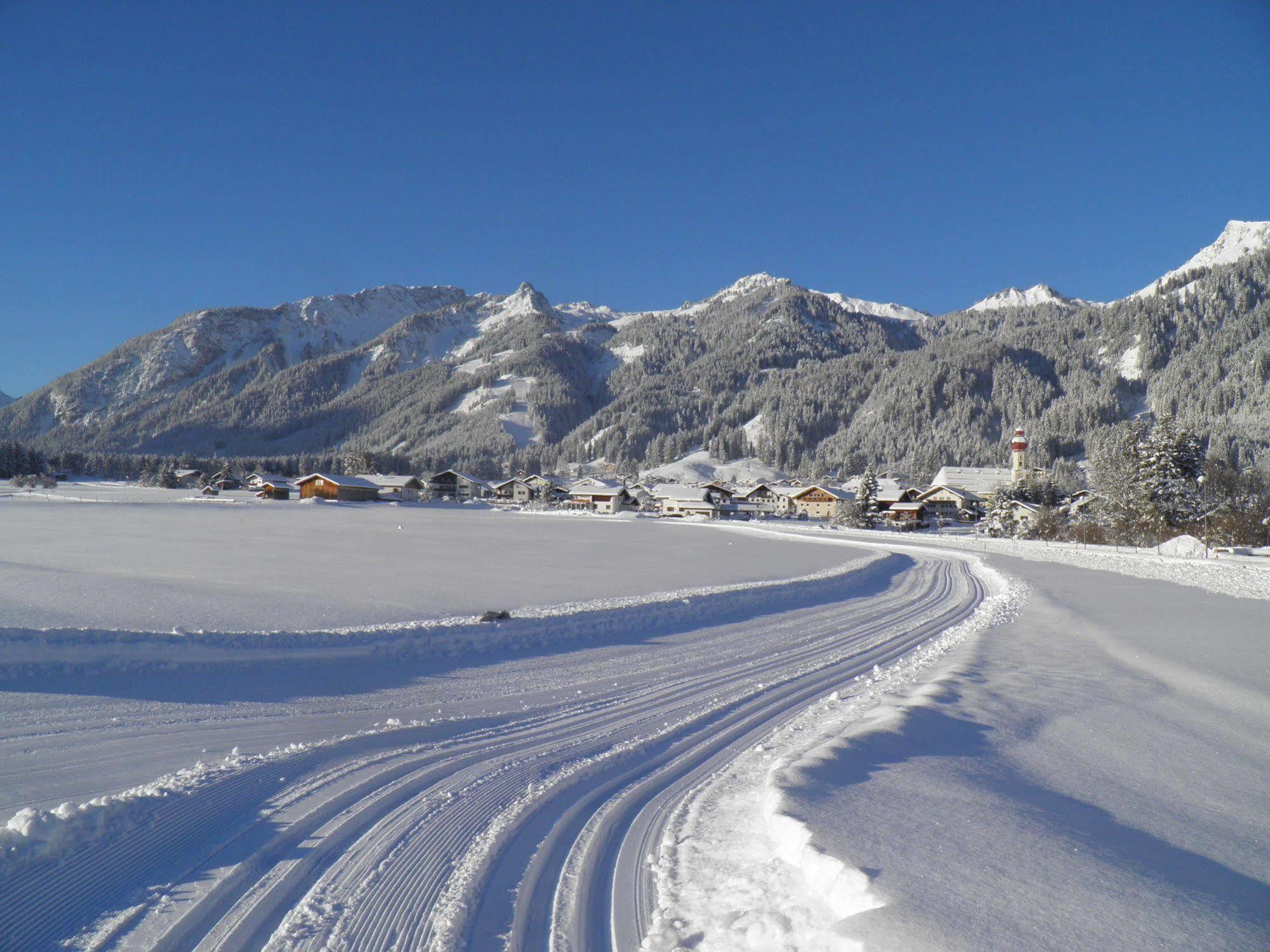 Alpenhof Waengle Aparthotel รอยท์เทอ ภายนอก รูปภาพ