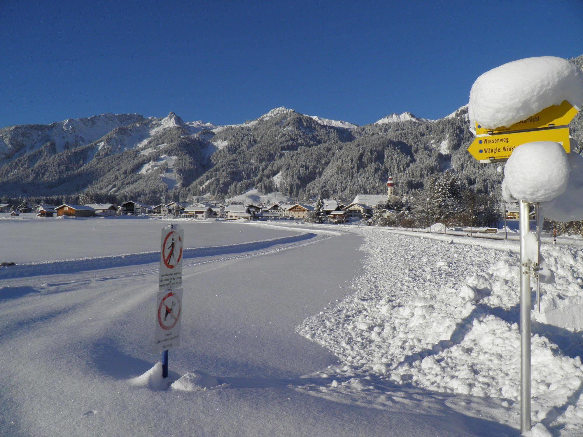 Alpenhof Waengle Aparthotel รอยท์เทอ ภายนอก รูปภาพ