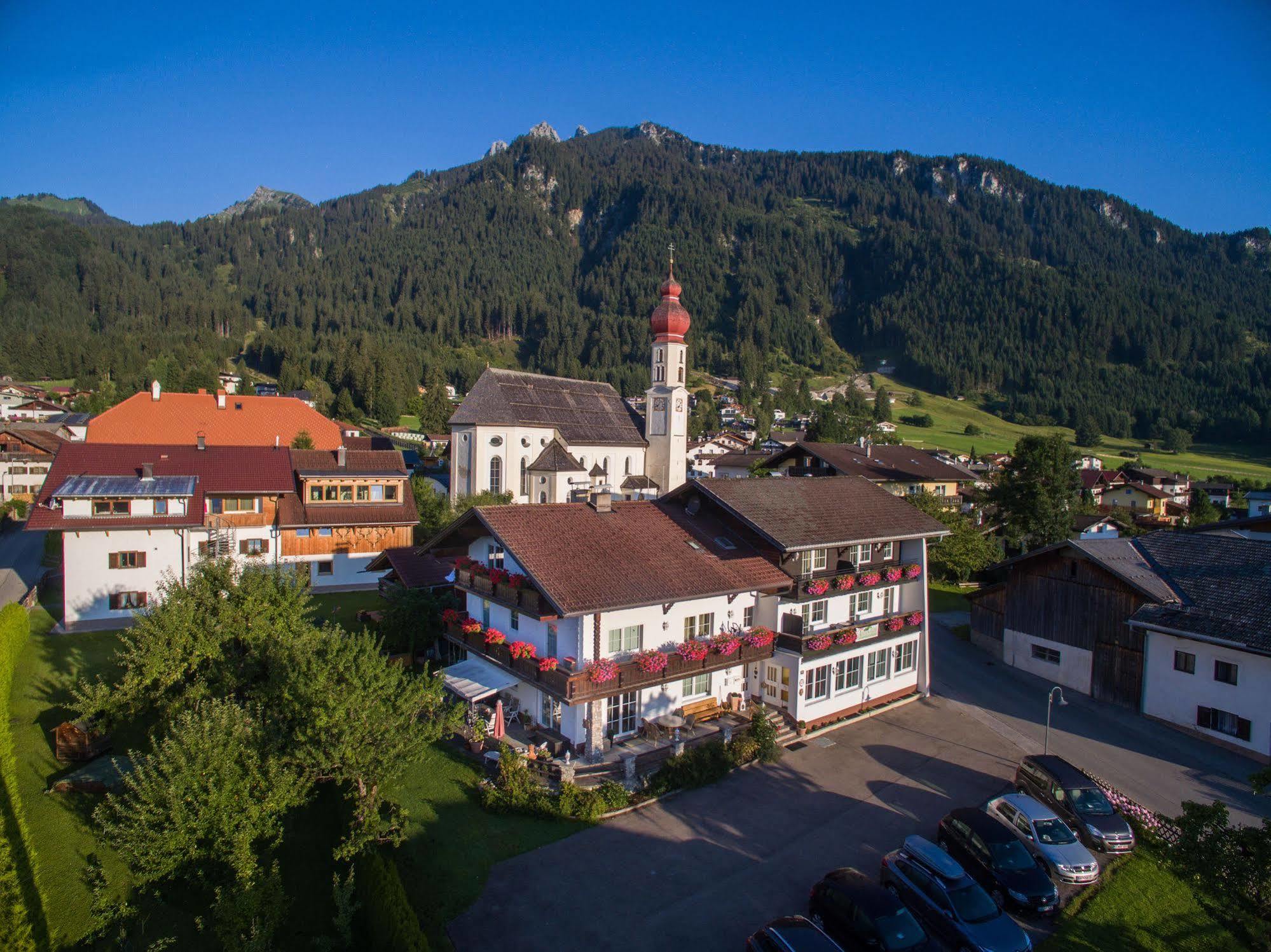 Alpenhof Waengle Aparthotel รอยท์เทอ ภายนอก รูปภาพ